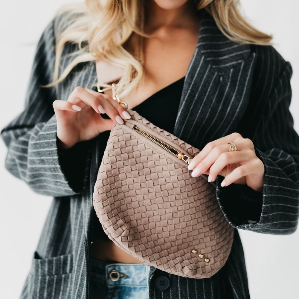 Pretty Simple Westlyn Bum Bag -Suede Dusty Primrose - Picture 2 of 5